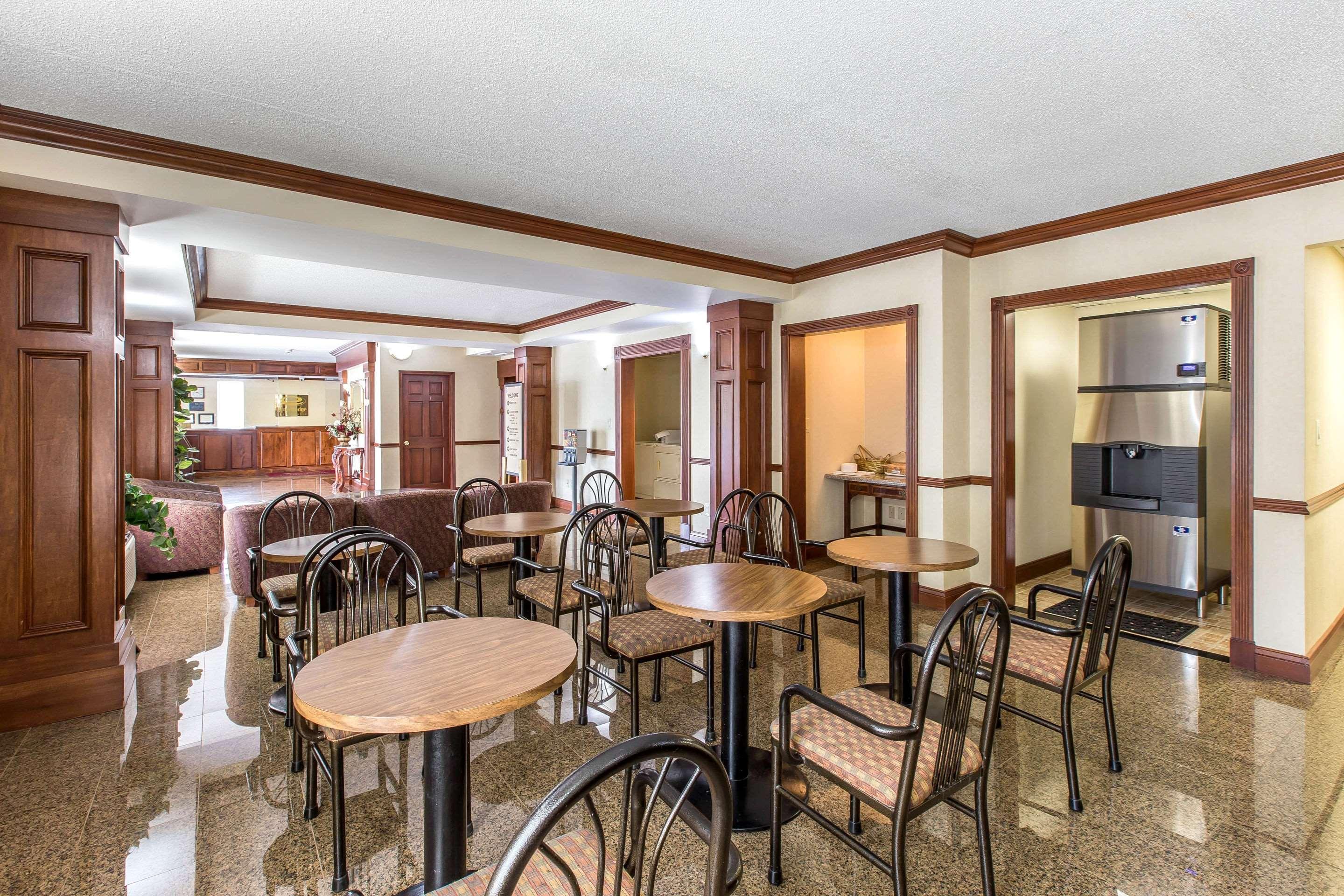 Econo Lodge At Six Flags Austell Buitenkant foto