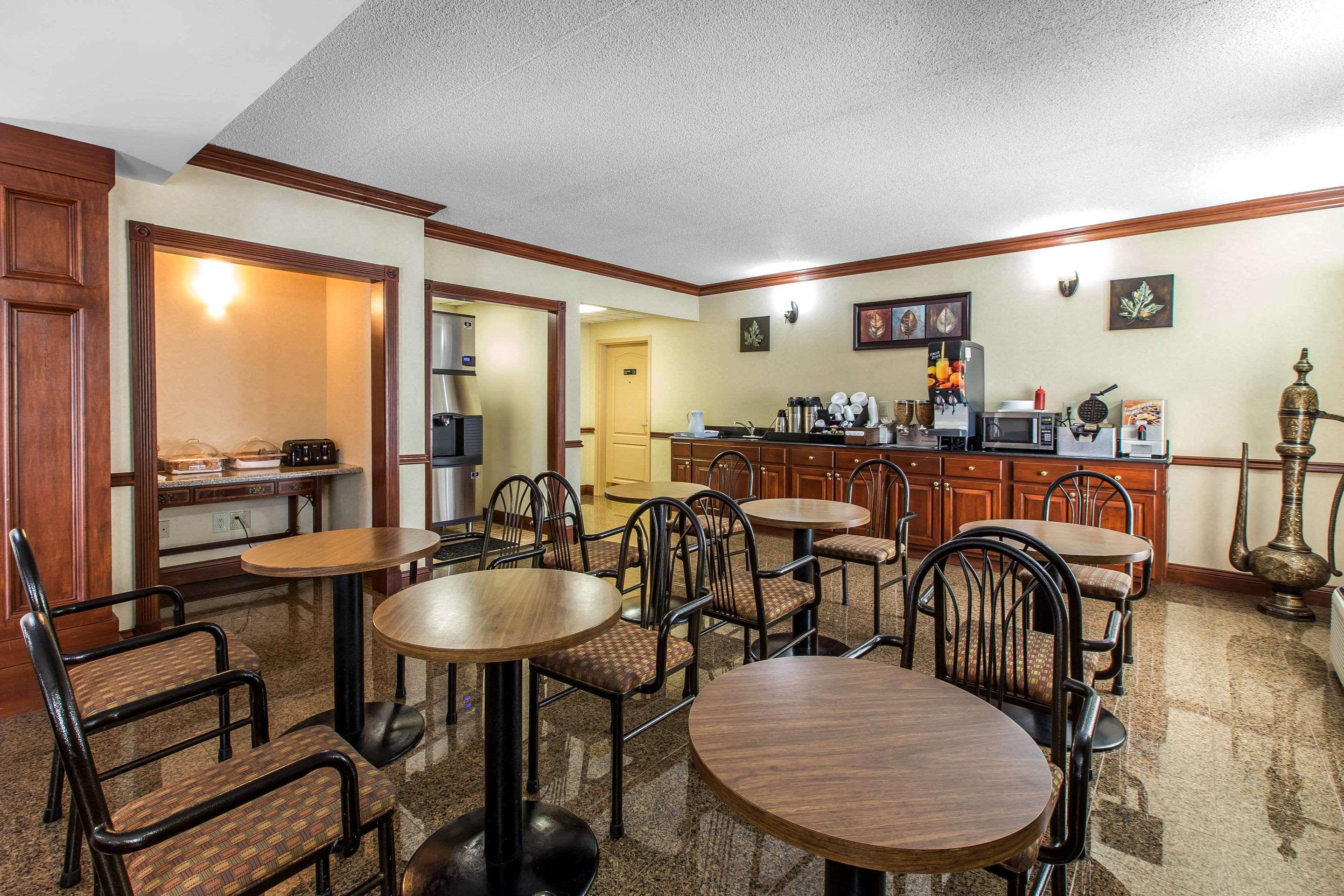 Econo Lodge At Six Flags Austell Buitenkant foto