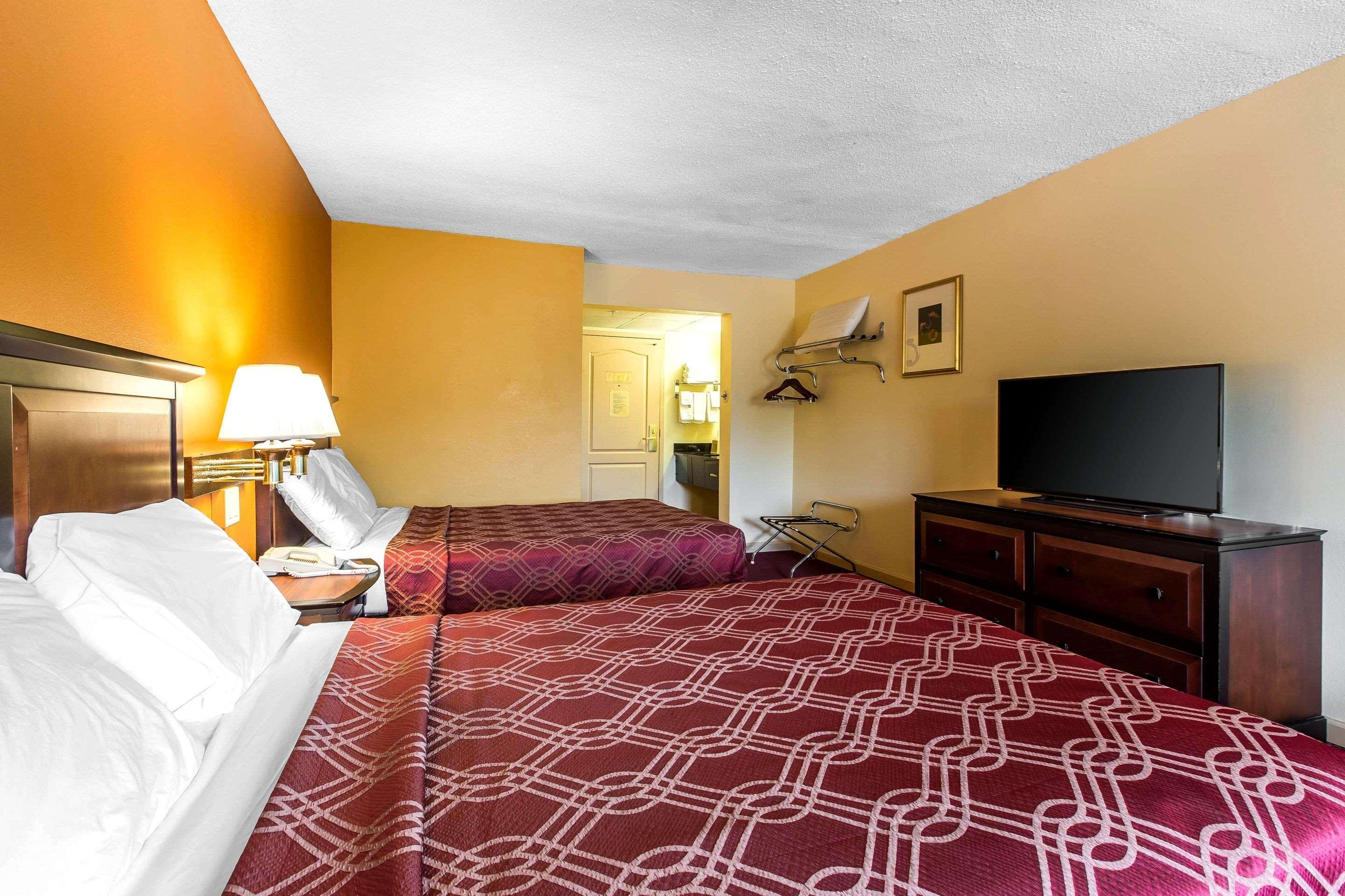 Econo Lodge At Six Flags Austell Buitenkant foto