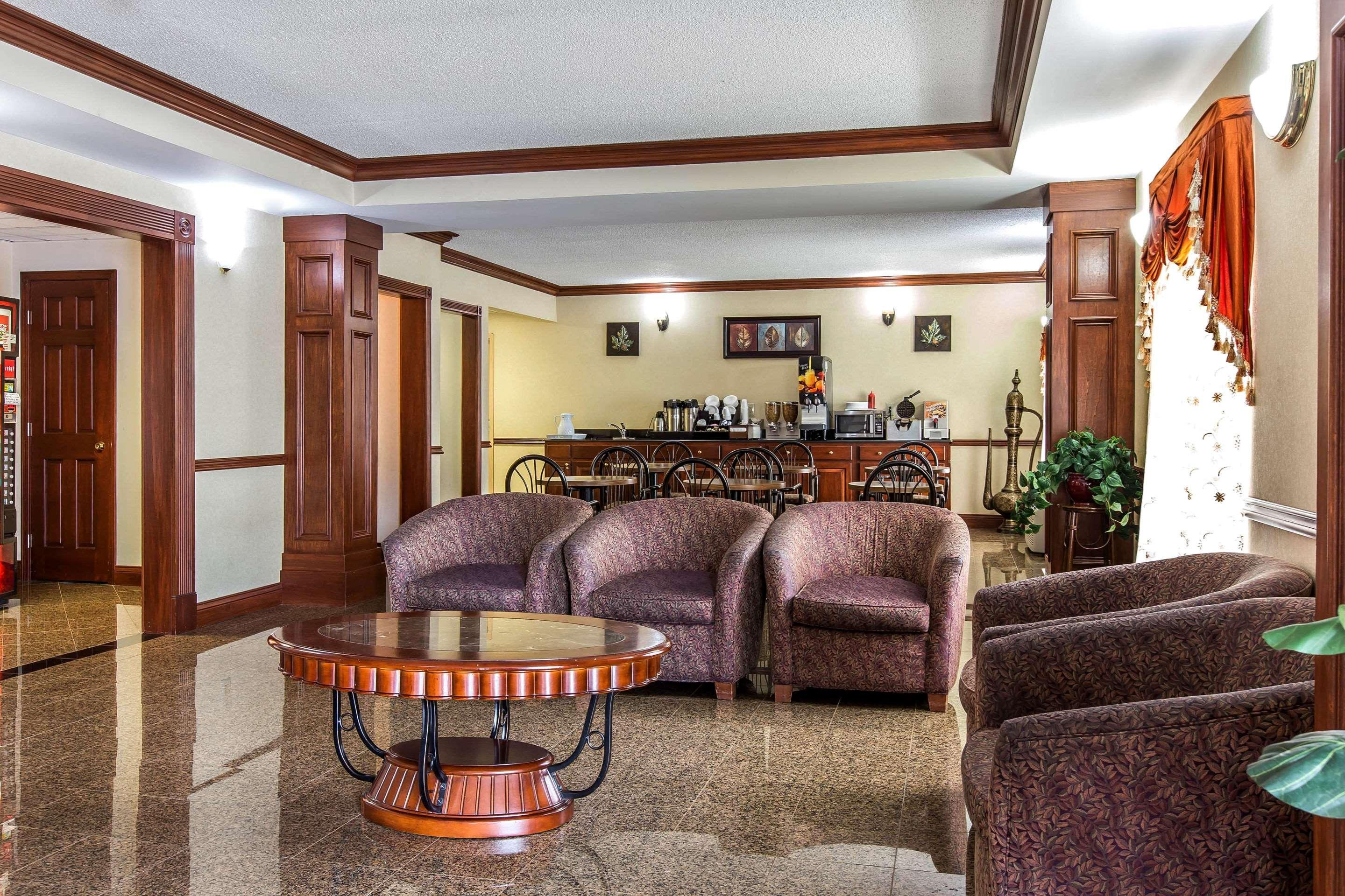 Econo Lodge At Six Flags Austell Buitenkant foto
